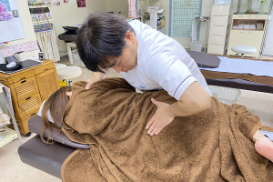きよしヶ丘整骨院の腰痛に対する施術風景画像