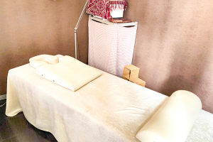 ピュア整骨院・鍼灸院 末広町院で整体施術を受ける内観画像像