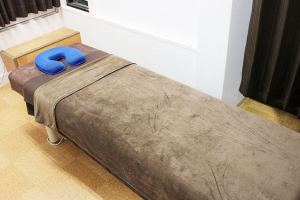 やわら整骨院で整体施術を受ける内観画像