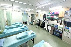 友接骨院で整体施術を受ける内観画像像