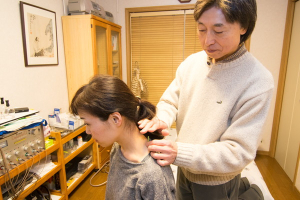 東洋治療センター滝鍼灸院の肩こりの施術画像