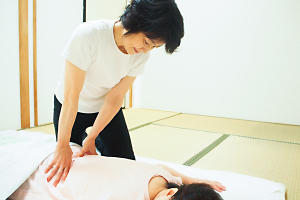 渡辺治療院の腰痛の施術画像