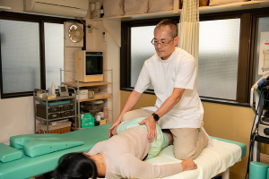 もちだ鍼灸整骨院の施術風景画像です。