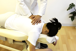 フィジック恵比寿店の肩こりの施術写真です。