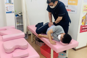 レモン接骨院【鍼灸】の骨盤矯正の施術画像