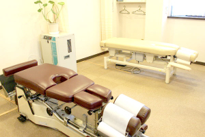 サンスマイル八王子で整体施術を受ける内観画像