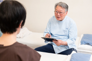 竹内鍼灸治療院・竹内整骨院のカウンセリング風景の画像