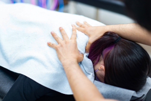 成瀬きずな鍼灸接骨院の肩こりの施術画像