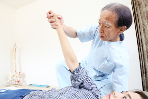 だいじょうぶ回復院の整体の施術風景画像です。