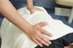 鶴間あおば接骨院はりきゅう院の施術風景画像です。