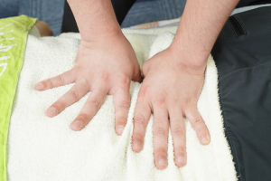 鶴間あおば接骨院はりきゅう院の腰痛の施術画像