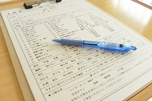 あまきマッサージ室のカウンセリング風景画像です。