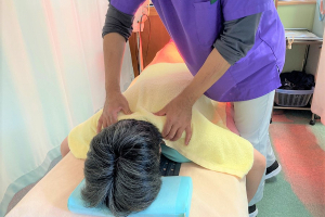 田子浦鍼灸接骨院の肩こりの施術画像