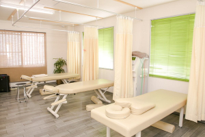 まつい整骨院で整体施術を受ける内観画像