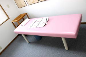 うつみ鍼灸接骨院で施術を受ける内観画像