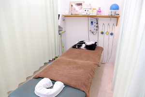 げんき鍼灸整骨院で整体施術を受ける内観画像