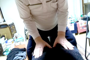 山光整体療術院の腰痛の施術風景画像です。