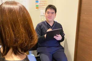 リカバリー整骨院　六本松院のカウンセリング風景画像です
