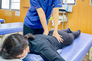 健笑堂すぎの樹はりきゅう接骨院の整体の施術画像