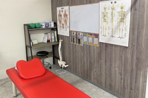 さくらメディネス整骨院小禄院の整体施術を受ける内観の画像