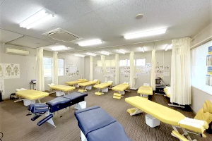 さくらメディネス整骨院 浦添院で整体施術を受ける内観画像