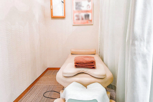 リーフ整骨院 元住吉院で整体施術を受ける内観画像