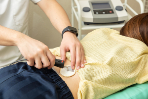 いいな鍼灸整骨院のハイボルト施術の画像