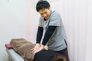 あい鍼灸院・接骨院　桃谷駅院の腰痛の施術画像