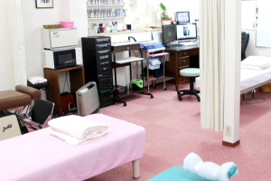 大崎針灸接骨院で整体施術を受ける内観画像