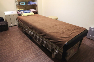 もり鍼灸院の施術台の風景画像です