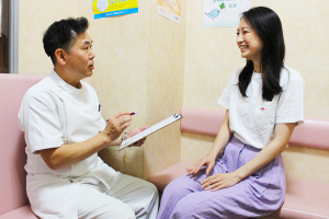 とみひさ鍼灸整骨院のカウンセリング風景画像