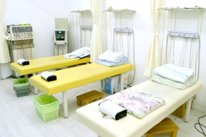 たかば鍼灸整骨院で施術を受ける内観画像