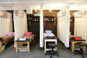 骨盤LABOで整体施術を受ける内観画像