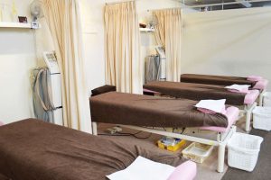 みやた鍼灸整骨院/みやたマッサージ鍼灸院で整体施術を受ける内観画像