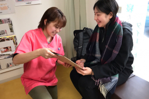 mana整骨院のカウンセリング風景の画像