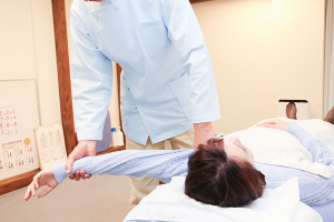 ソレイユカイロプラクティック療院の肩こりの施術画像