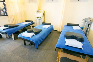 桜ヶ丘整骨院で整体施術を受ける内観画像