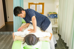 縁結鍼灸整骨院西淀川院の整体施術の画像