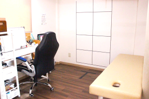 たくみ整骨院で整体施術を受ける内観画像