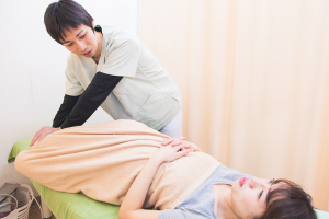 げんき整骨院の整体の施術風景画像です。