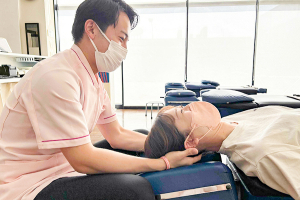 岡崎北ハピネス接骨院・整体院の整体の施術風景画像です。