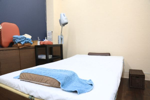 吉祥寺 みやま鍼灸院で整体施術を受ける内観画像像