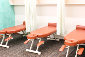 もりわき鍼灸整骨院 江坂院で整体施術を受ける内観画像