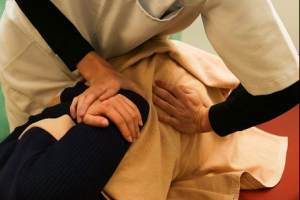 もりわき鍼灸整骨院 江坂院の骨盤矯正の施術画像