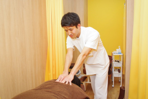 てらす鍼灸整骨院の整体の施術画像