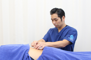 Ｆ.Ｃ.Ｃ.北千住鍼灸整骨院の鍼灸施術の施術風景画像です。