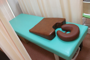 ながまつ整骨院で整体施術を受ける内観画像像