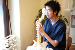 神戸外反母趾センター　整骨院サキュレのカウンセリング風景画像です。