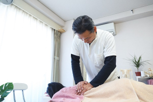 筋膜リリース荒町整体の整体の施術風景画像です。