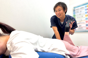 むげん整骨院・鍼灸院 石山駅前院で整体施術を受ける内観画像